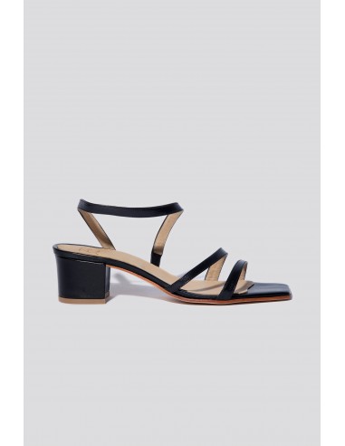 Delfina Sandal in Black l'évolution des habitudes 