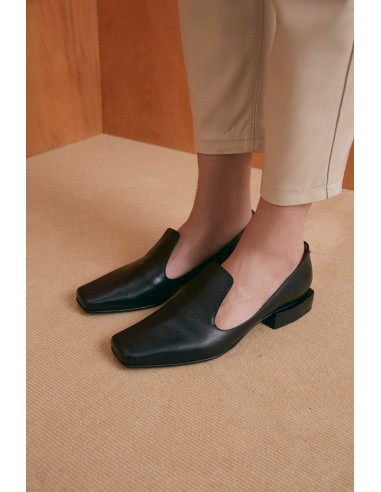 Olympia Loafer in Black 2024