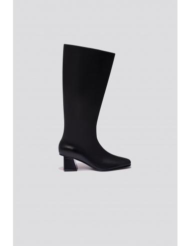 Caro Boot in Black Véritable concentré