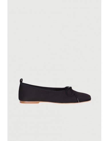 Sienna Ballet Flats in Black Satin Les êtres humains sont 